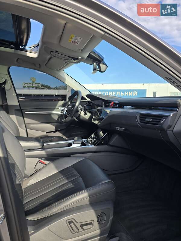 Позашляховик / Кросовер Audi e-tron 2020 в Ужгороді