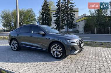 Внедорожник / Кроссовер Audi e-tron 2020 в 