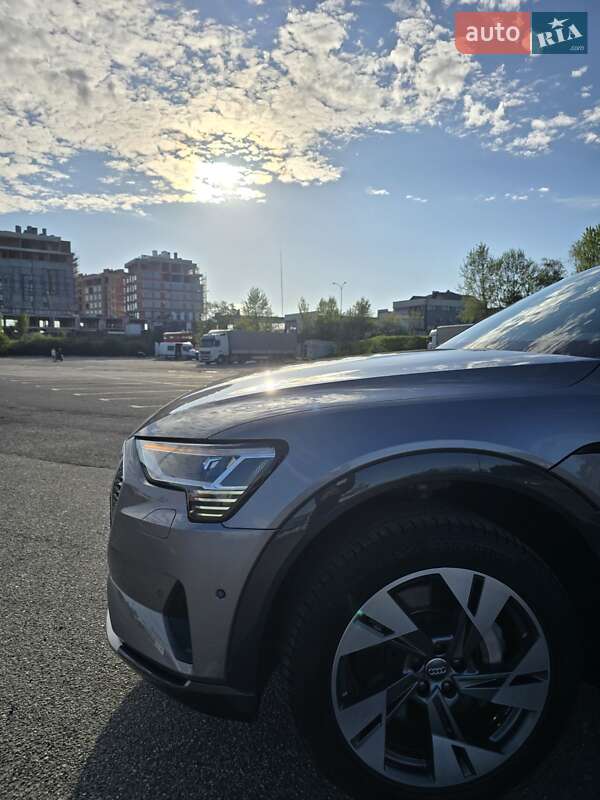 Позашляховик / Кросовер Audi e-tron 2020 в Ужгороді