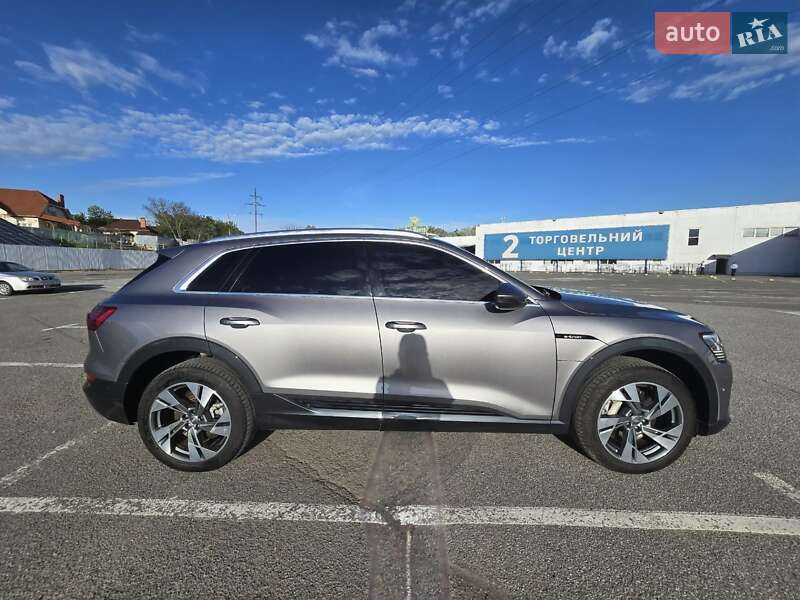 Позашляховик / Кросовер Audi e-tron 2020 в Ужгороді