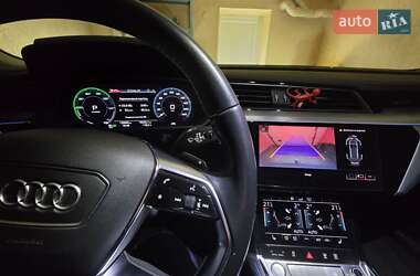 Внедорожник / Кроссовер Audi e-tron 2020 в 