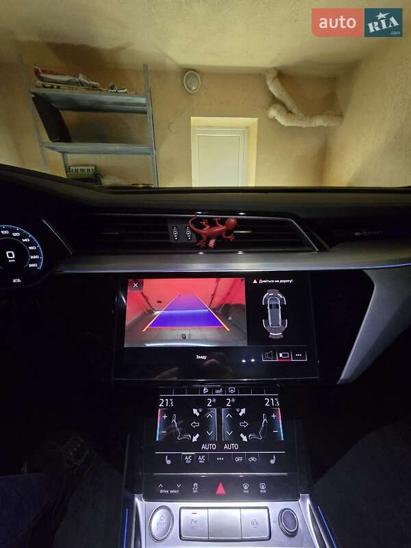 Позашляховик / Кросовер Audi e-tron 2020 в Ужгороді