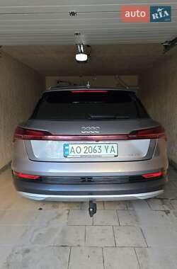 Внедорожник / Кроссовер Audi e-tron 2020 в 