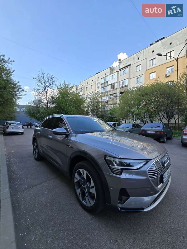 Позашляховик / Кросовер Audi e-tron 2020 в Ужгороді