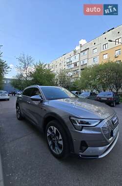 Внедорожник / Кроссовер Audi e-tron 2020 в 