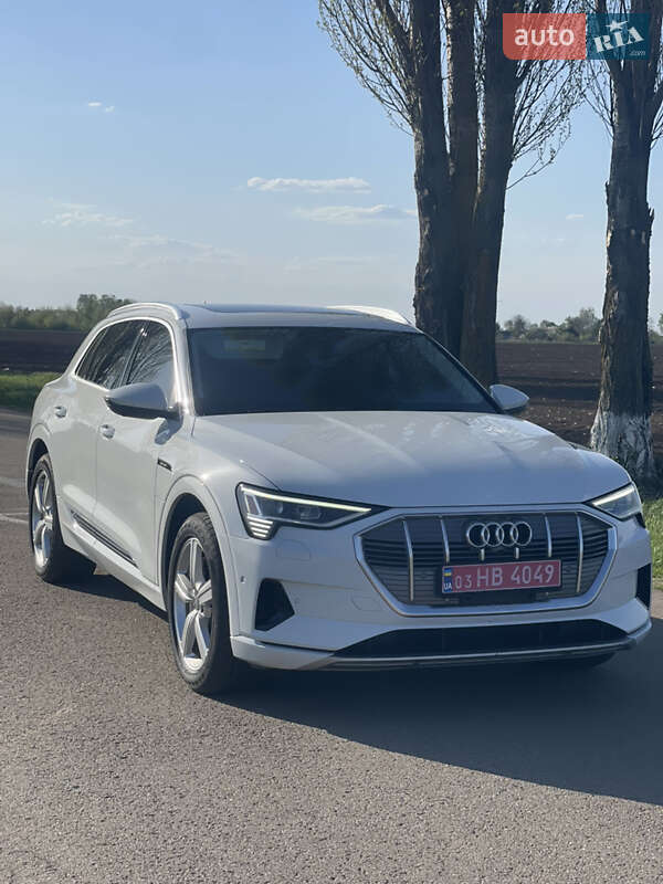 Audi e-tron 2019