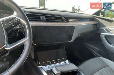 Внедорожник / Кроссовер Audi e-tron 2019 в 