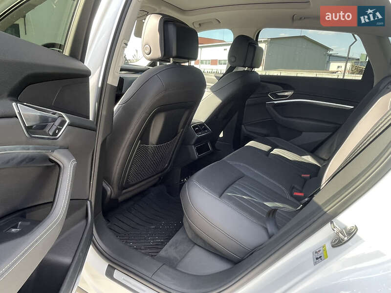 Внедорожник / Кроссовер Audi e-tron 2019 в Луцке