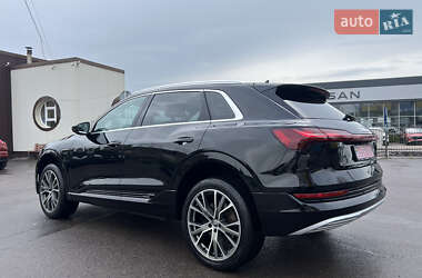 Внедорожник / Кроссовер Audi e-tron 2020 в 