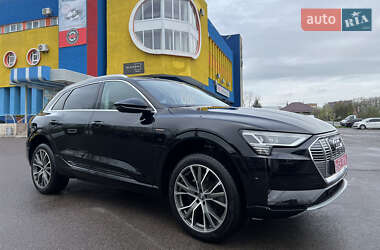 Внедорожник / Кроссовер Audi e-tron 2020 в 