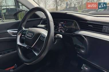 Внедорожник / Кроссовер Audi e-tron 2019 в 