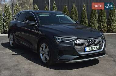 Внедорожник / Кроссовер Audi e-tron 2019 в 