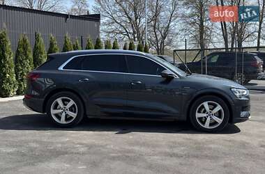 Внедорожник / Кроссовер Audi e-tron 2019 в 