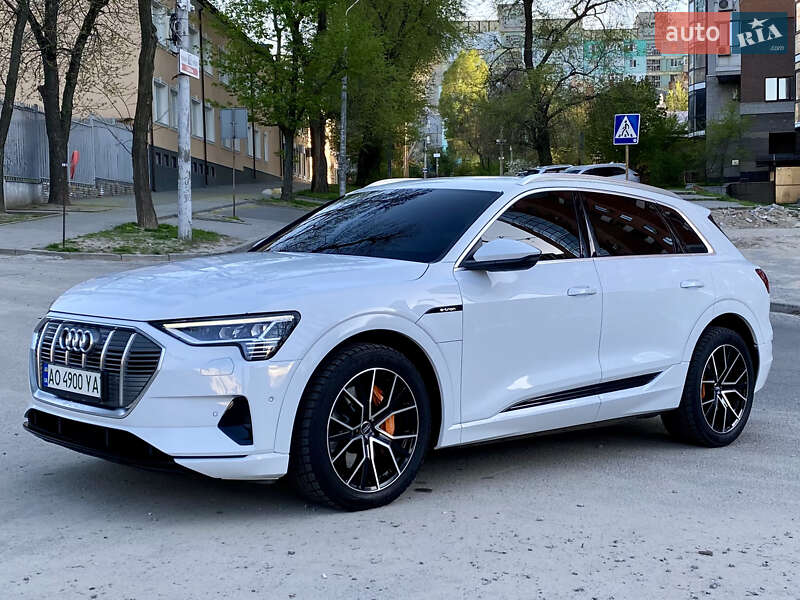 Позашляховик / Кросовер Audi e-tron 2020 в Дніпрі