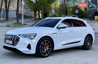 Внедорожник / Кроссовер Audi e-tron 2020 в 