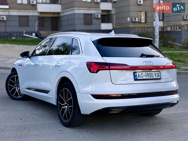 Позашляховик / Кросовер Audi e-tron 2020 в Дніпрі