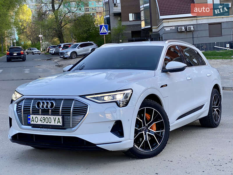 Внедорожник / Кроссовер Audi e-tron 2020 в 