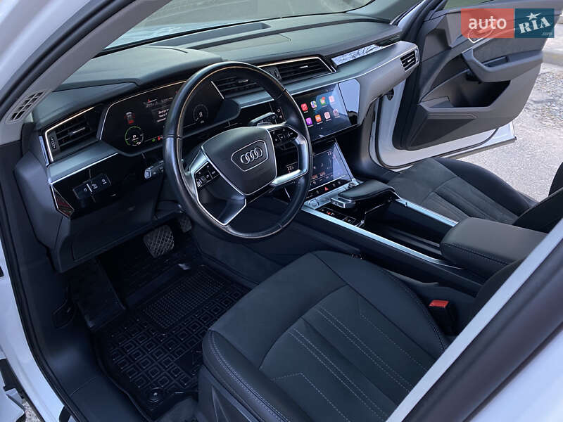 Позашляховик / Кросовер Audi e-tron 2020 в Дніпрі