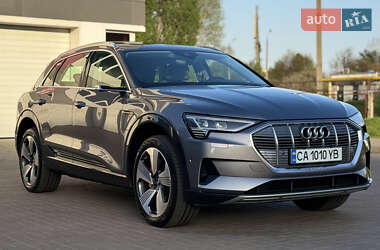 Внедорожник / Кроссовер Audi e-tron 2020 в 