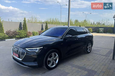 Внедорожник / Кроссовер Audi e-tron 2019 в 