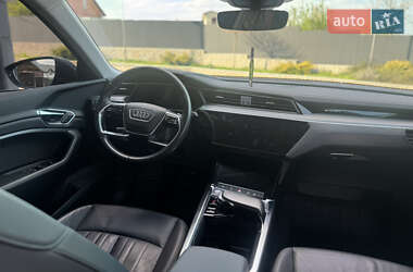 Внедорожник / Кроссовер Audi e-tron 2019 в 