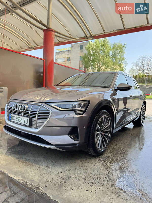 Внедорожник / Кроссовер Audi e-tron 2018 в 