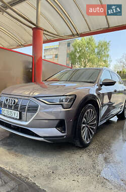 Внедорожник / Кроссовер Audi e-tron 2018 в 