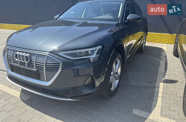 Внедорожник / Кроссовер Audi e-tron 2019 в 
