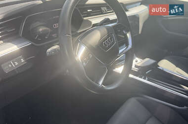 Внедорожник / Кроссовер Audi e-tron 2019 в 