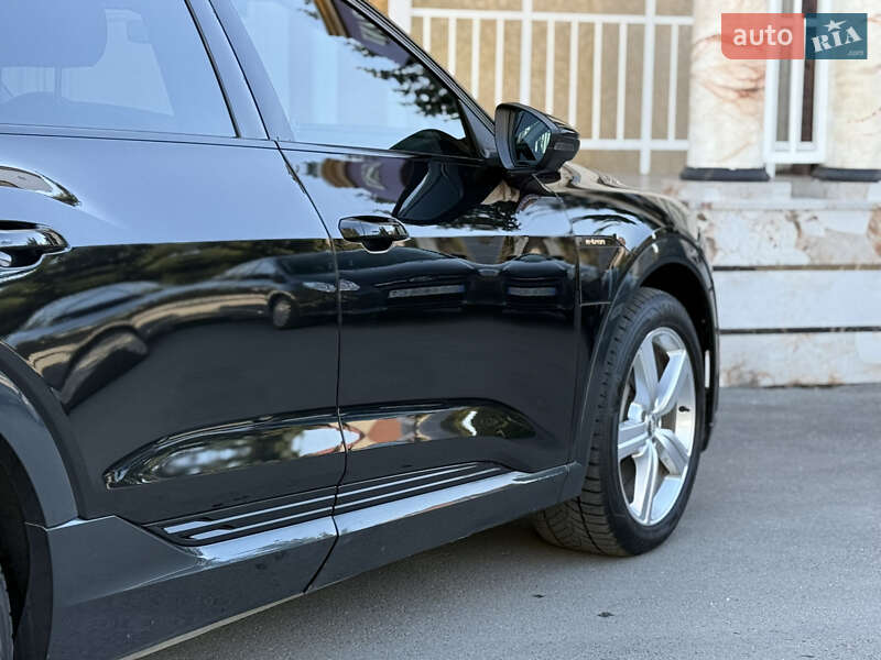 Позашляховик / Кросовер Audi e-tron 2019 в Тернополі