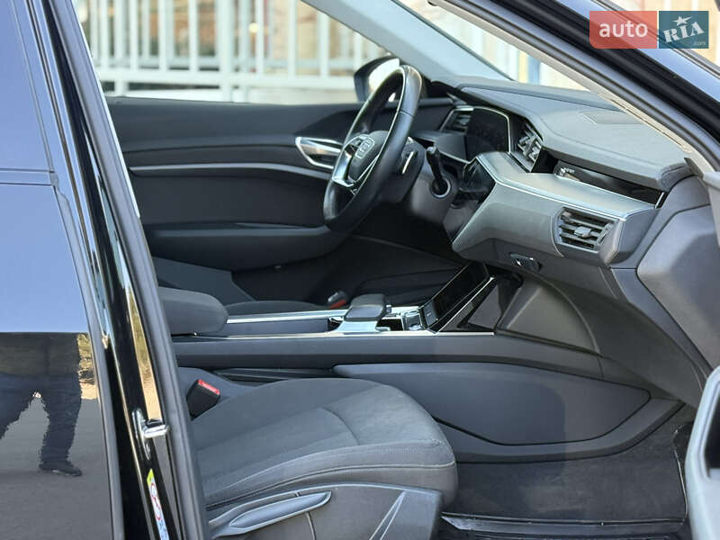 Позашляховик / Кросовер Audi e-tron 2019 в Тернополі