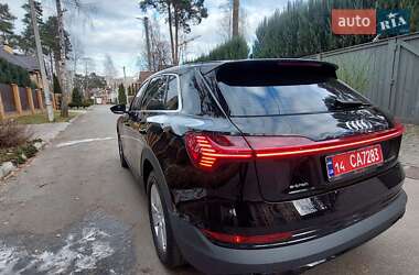Внедорожник / Кроссовер Audi e-tron 2021 в 