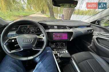 Внедорожник / Кроссовер Audi e-tron 2021 в 