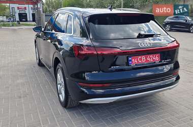 Внедорожник / Кроссовер Audi e-tron 2021 в 
