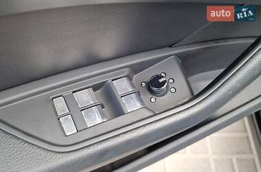 Внедорожник / Кроссовер Audi e-tron 2021 в 