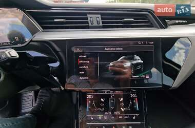 Внедорожник / Кроссовер Audi e-tron 2021 в 