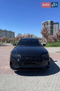 Внедорожник / Кроссовер Audi e-tron 2021 в 