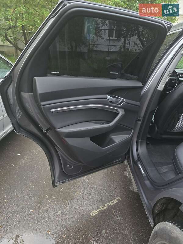 Позашляховик / Кросовер Audi e-tron 2020 в Ужгороді