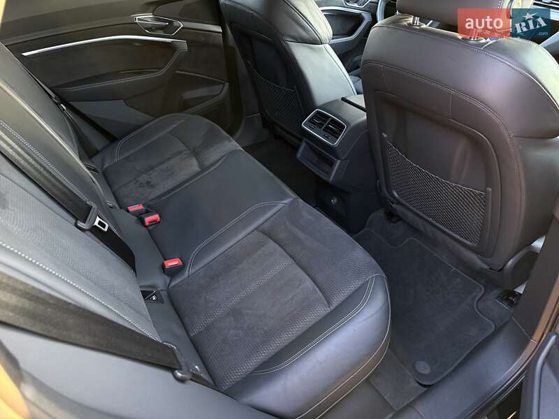 Позашляховик / Кросовер Audi e-tron 2019 в Коломиї