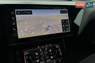 Внедорожник / Кроссовер Audi e-tron 2020 в 