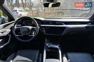 Внедорожник / Кроссовер Audi e-tron 2019 в 