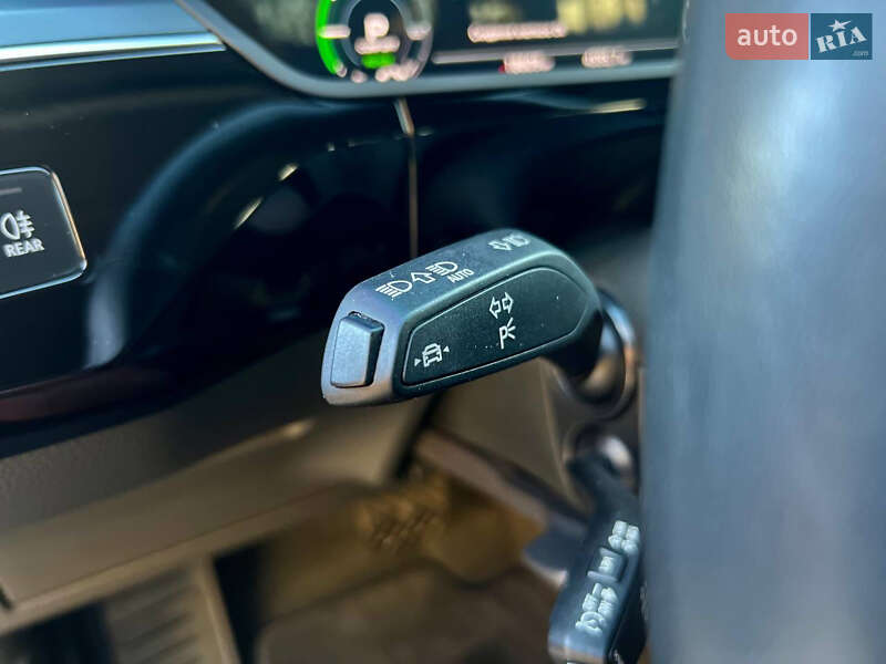 Позашляховик / Кросовер Audi e-tron 2022 в Дніпрі