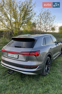 Внедорожник / Кроссовер Audi e-tron 2019 в 