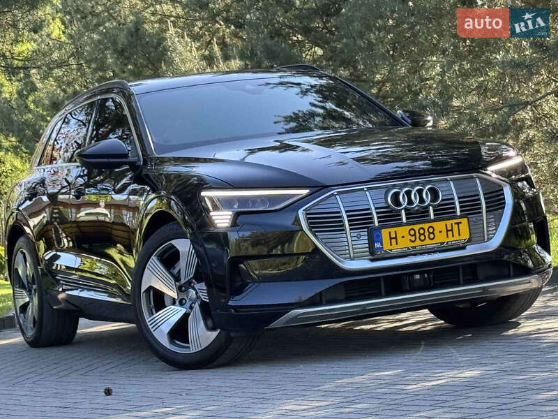 Внедорожник / Кроссовер Audi e-tron 2019 в 