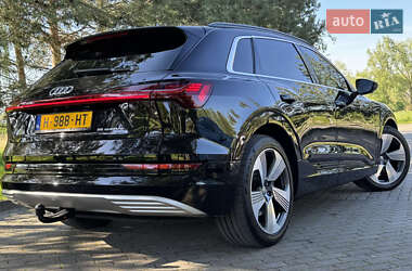 Внедорожник / Кроссовер Audi e-tron 2019 в 