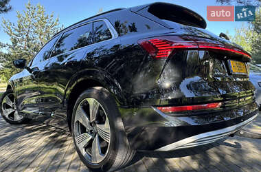 Внедорожник / Кроссовер Audi e-tron 2019 в 