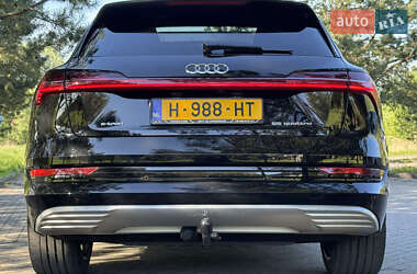 Внедорожник / Кроссовер Audi e-tron 2019 в 