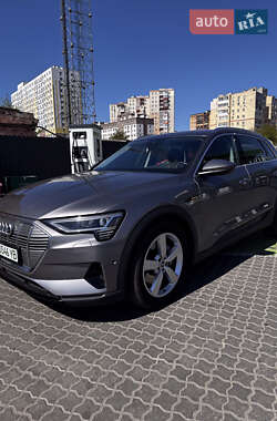 Позашляховик / Кросовер Audi e-tron 2020 в 
