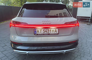 Внедорожник / Кроссовер Audi e-tron 2020 в 