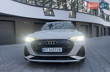Внедорожник / Кроссовер Audi e-tron 2020 в 